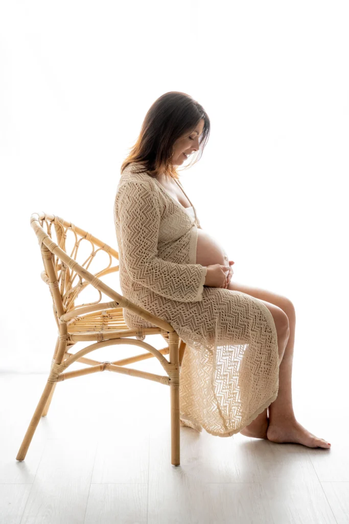 Comment se passe une séance photo grossesse au studio ?